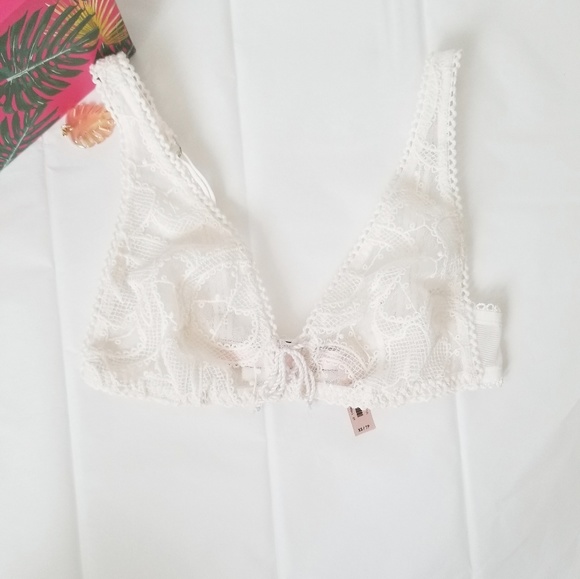 VICTORIA'S SECRET BRALETTE - Picture 3 of 6
